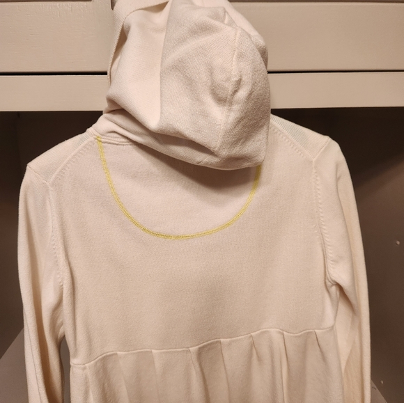 💘HOST PICK (twice)💘 adorable sweater adorned with lime green ribbon.LOVE LOVE! - Picture 4 of 10